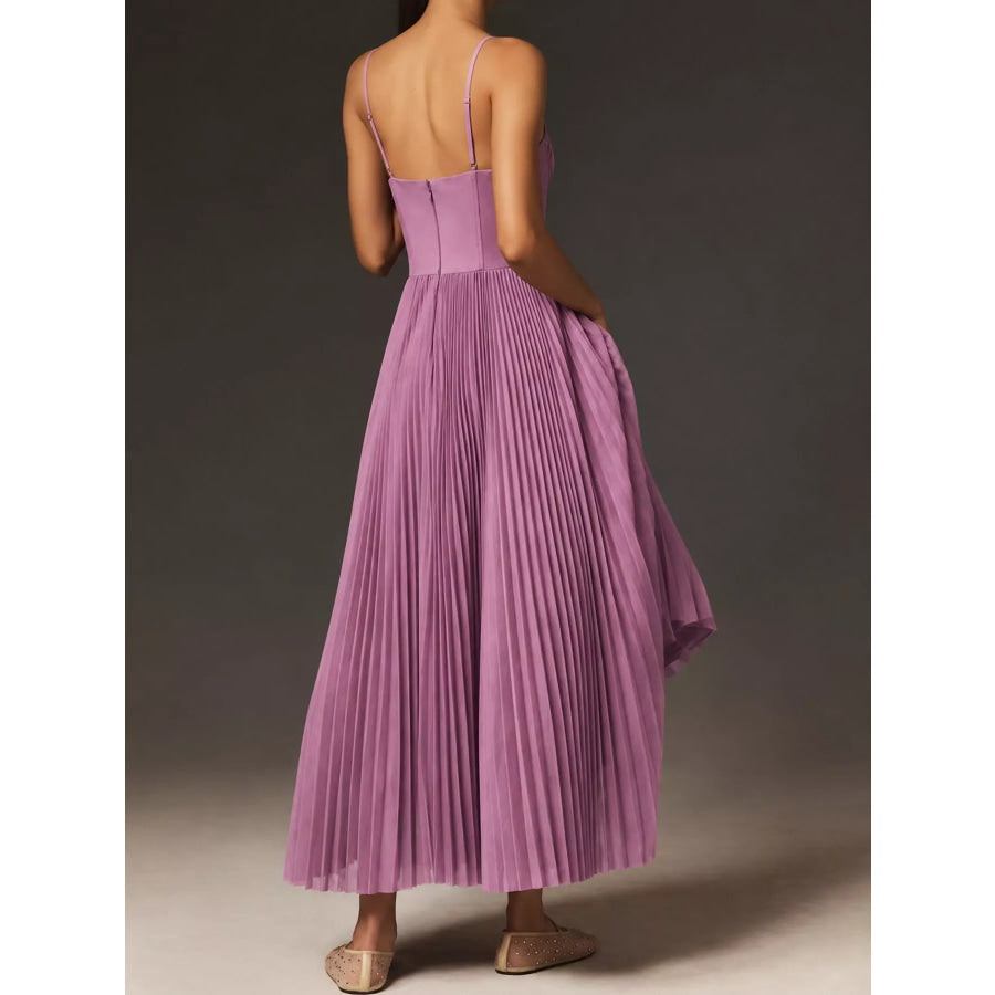 Pleated Sweetheart Neck Midi Dress Apparel and Accessories