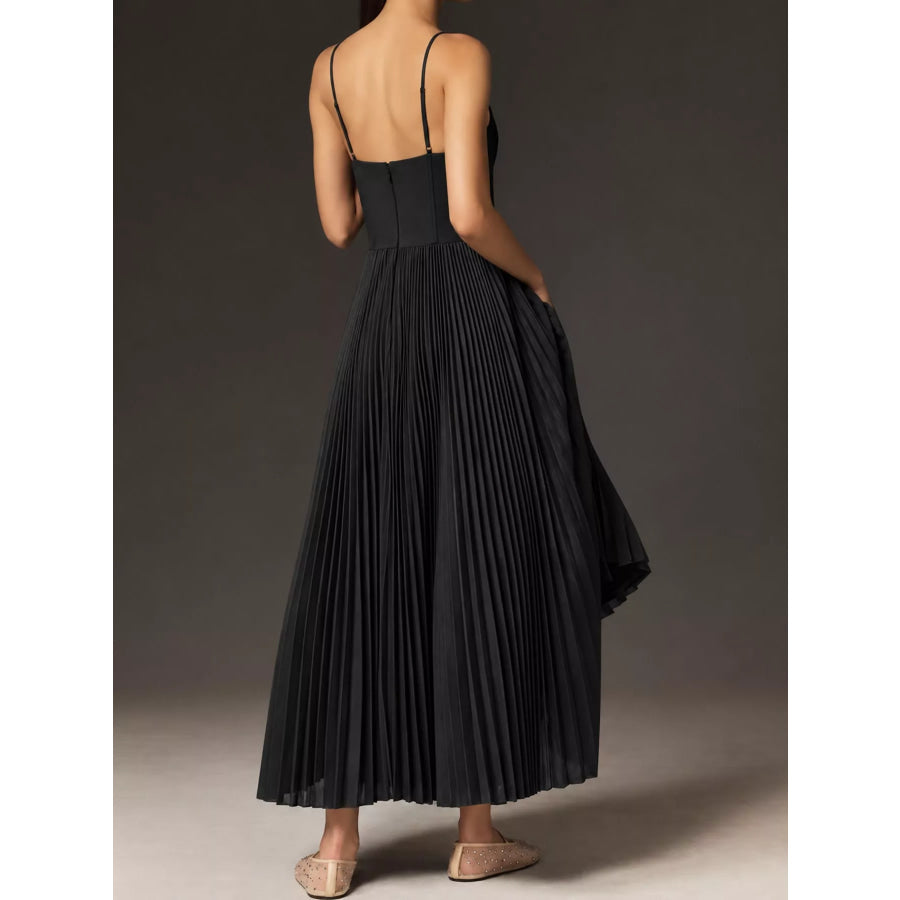 Pleated Sweetheart Neck Midi Dress Apparel and Accessories
