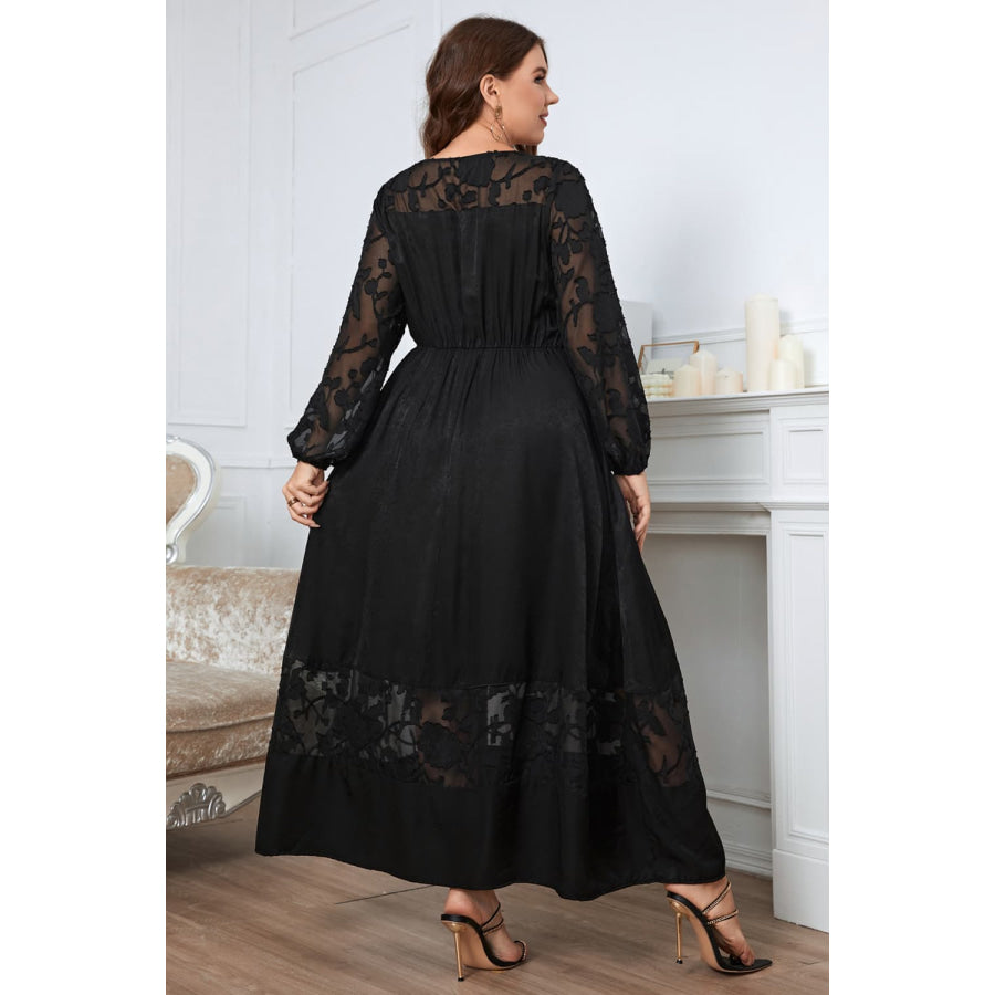 Plus Size Embroidery Round Neck Long Sleeve Maxi Dress