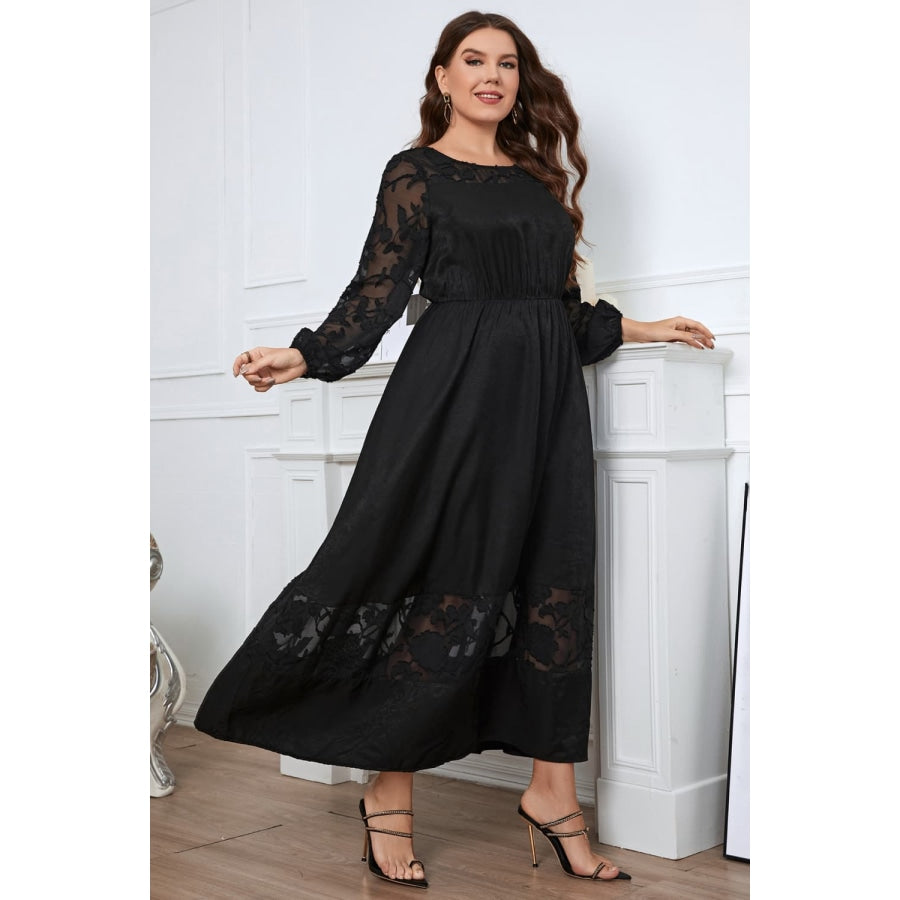 Plus Size Embroidery Round Neck Long Sleeve Maxi Dress