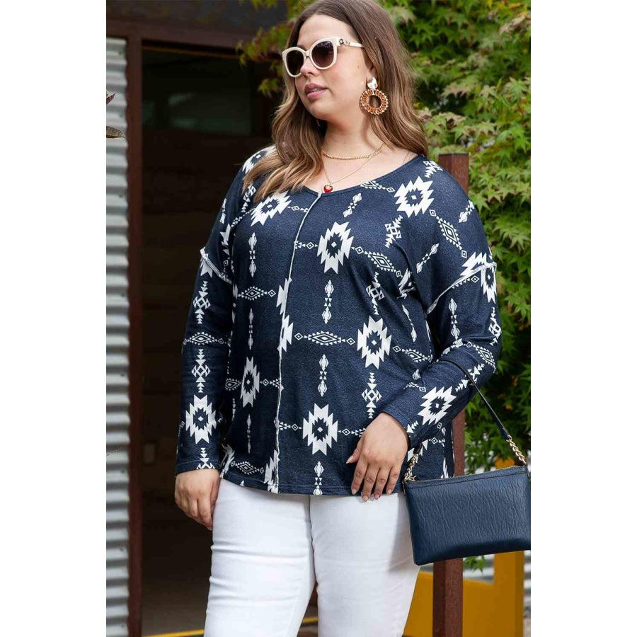 Plus Size Exposed Seams Round Neck Long Sleeve T-Shirt