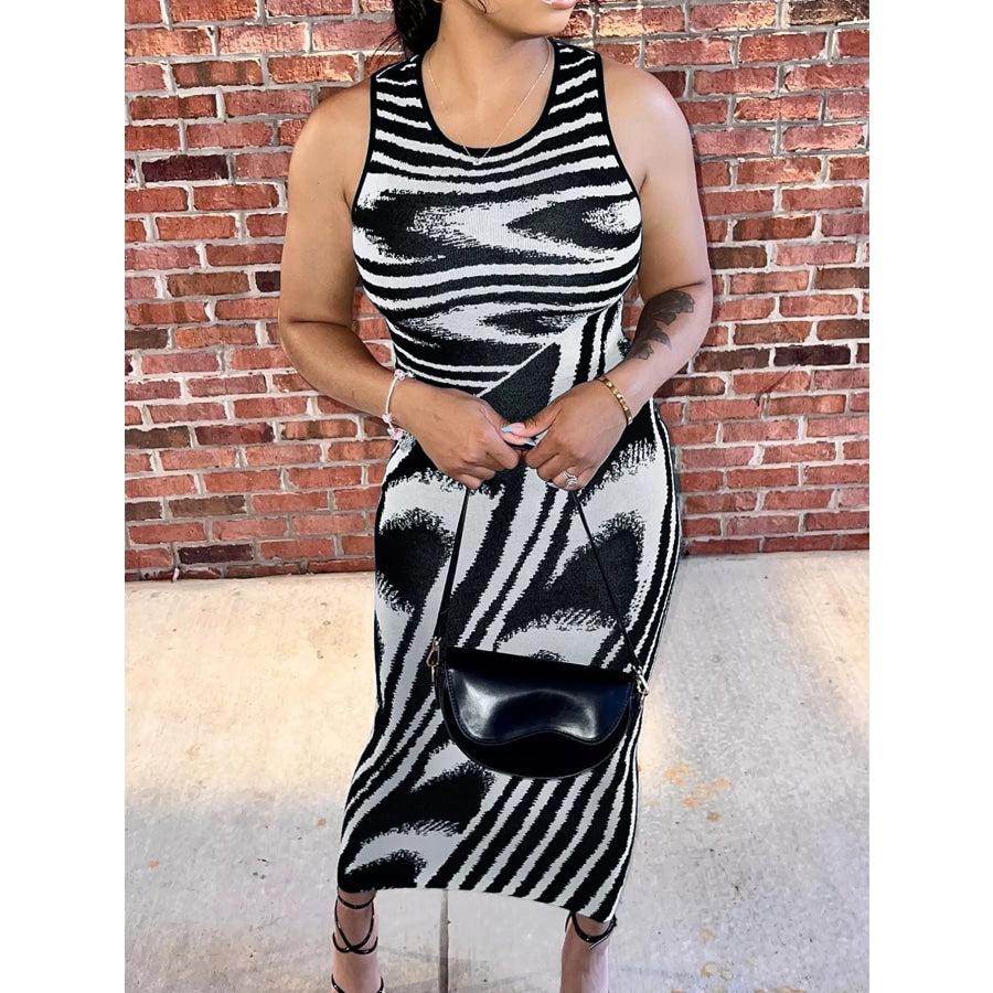 Plus Size Sleeveless Bodycon Maxi Dress with Abstract Print Apparel and Accessories