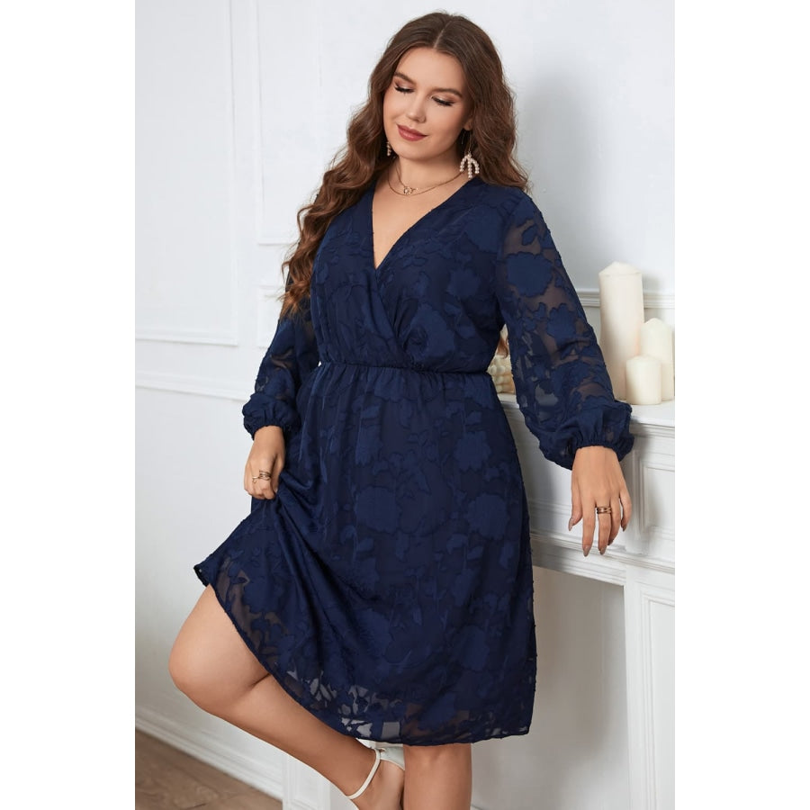 Plus Size Surplice Neck Balloon Sleeve Dress