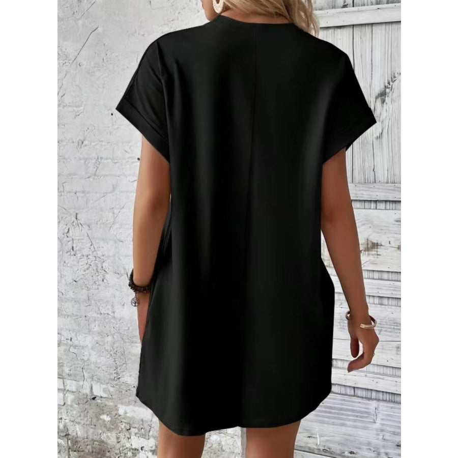 Pocketed Round Neck Short Sleeve Dress Apparel and Accessories