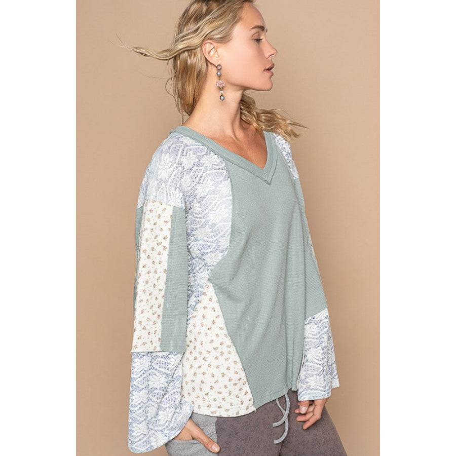 POL Lace Floral Round Neck Knit Top Apparel and Accessories