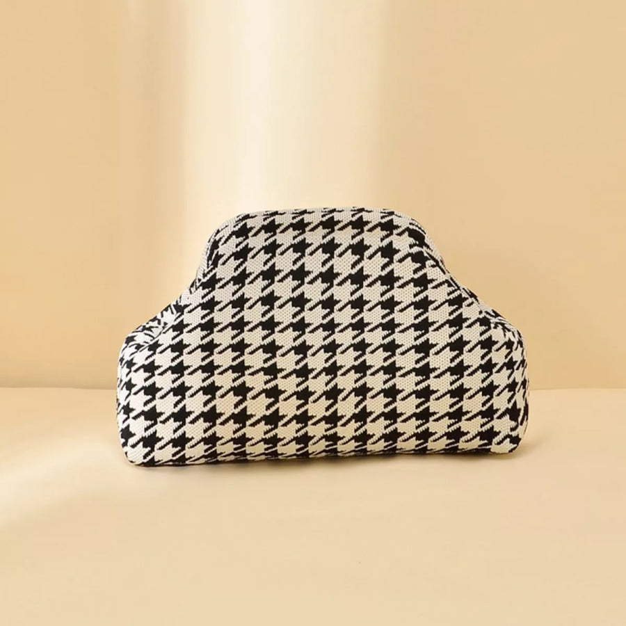 Portable Contrast Knit Clutch Style I / One Size Apparel and Accessories