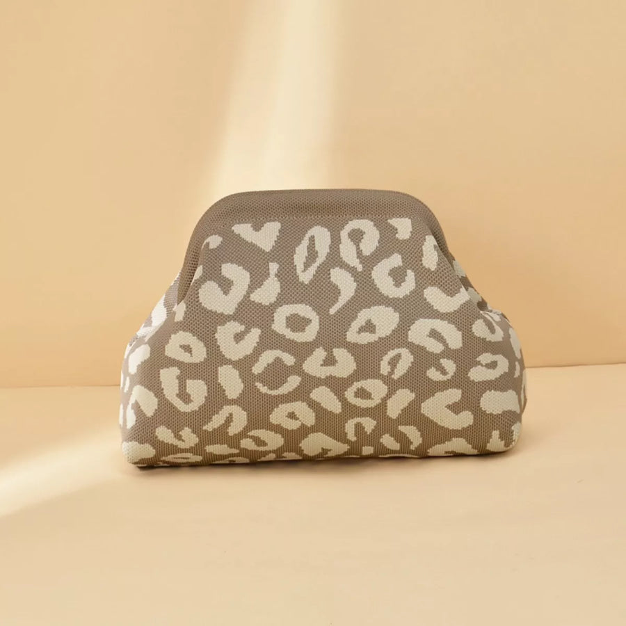 Portable Contrast Knit Clutch Style V / One Size Apparel and Accessories