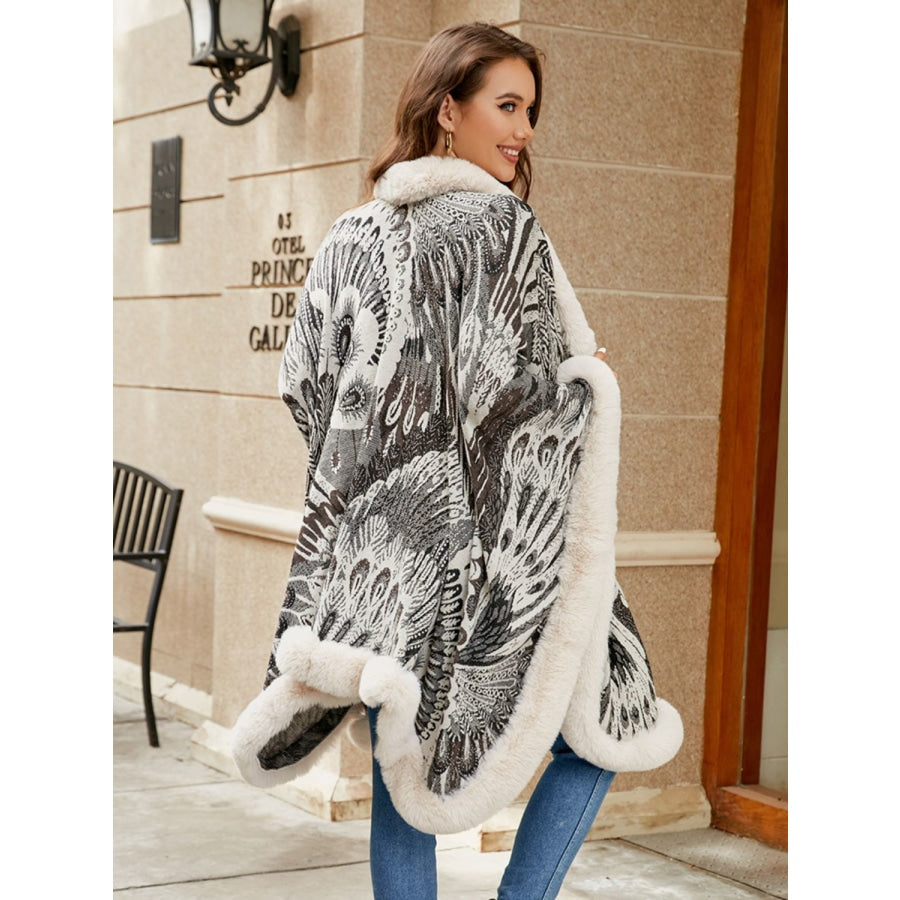 Printed Open Front Poncho Ivory / One Size