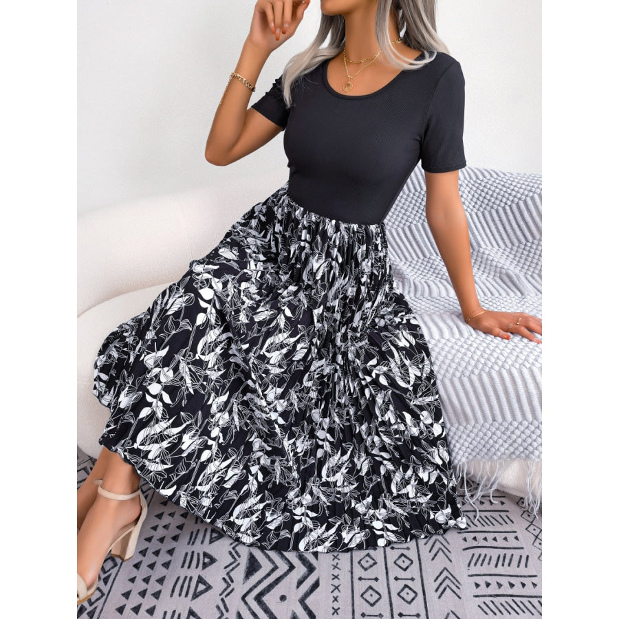 Printed Round Neck Pleated Dress