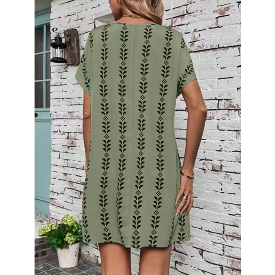 Printed Round Neck Short Sleeve Dress Apparel and Accessories