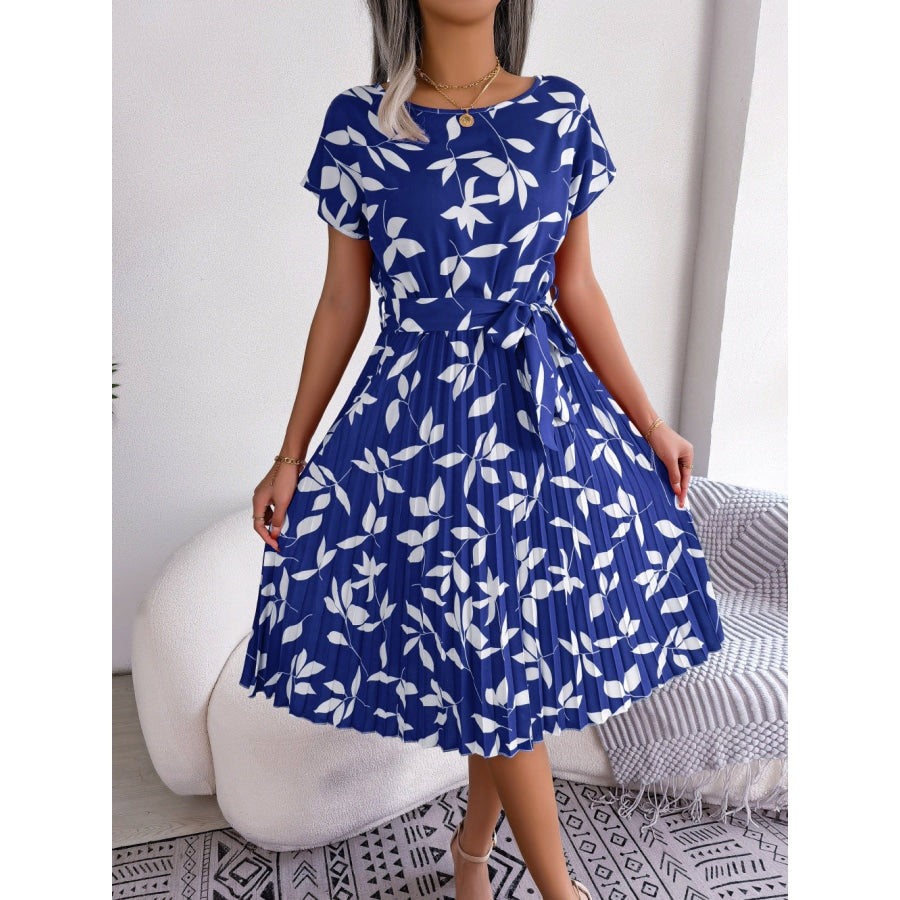 Printed Round Neck Short Sleeve Pleated Dress Navy / S