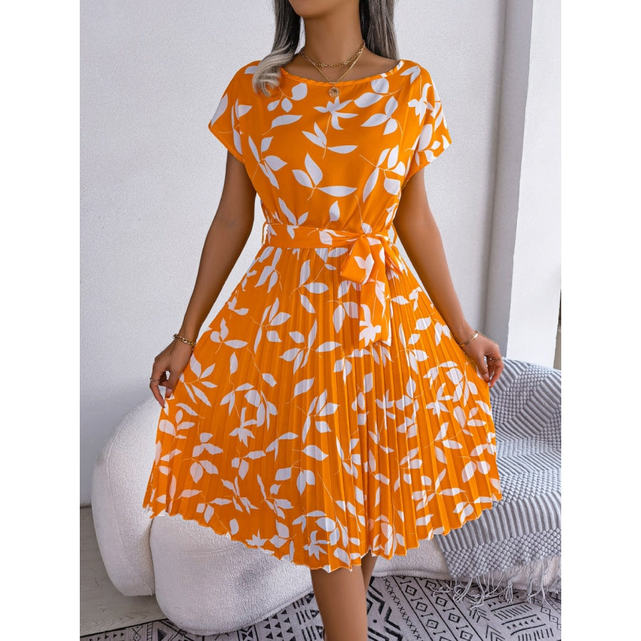 Printed Round Neck Short Sleeve Pleated Dress Pumpkin / S