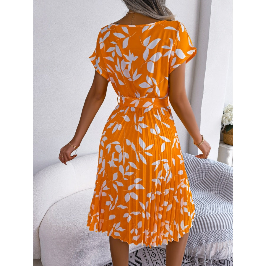 Printed Round Neck Short Sleeve Pleated Dress