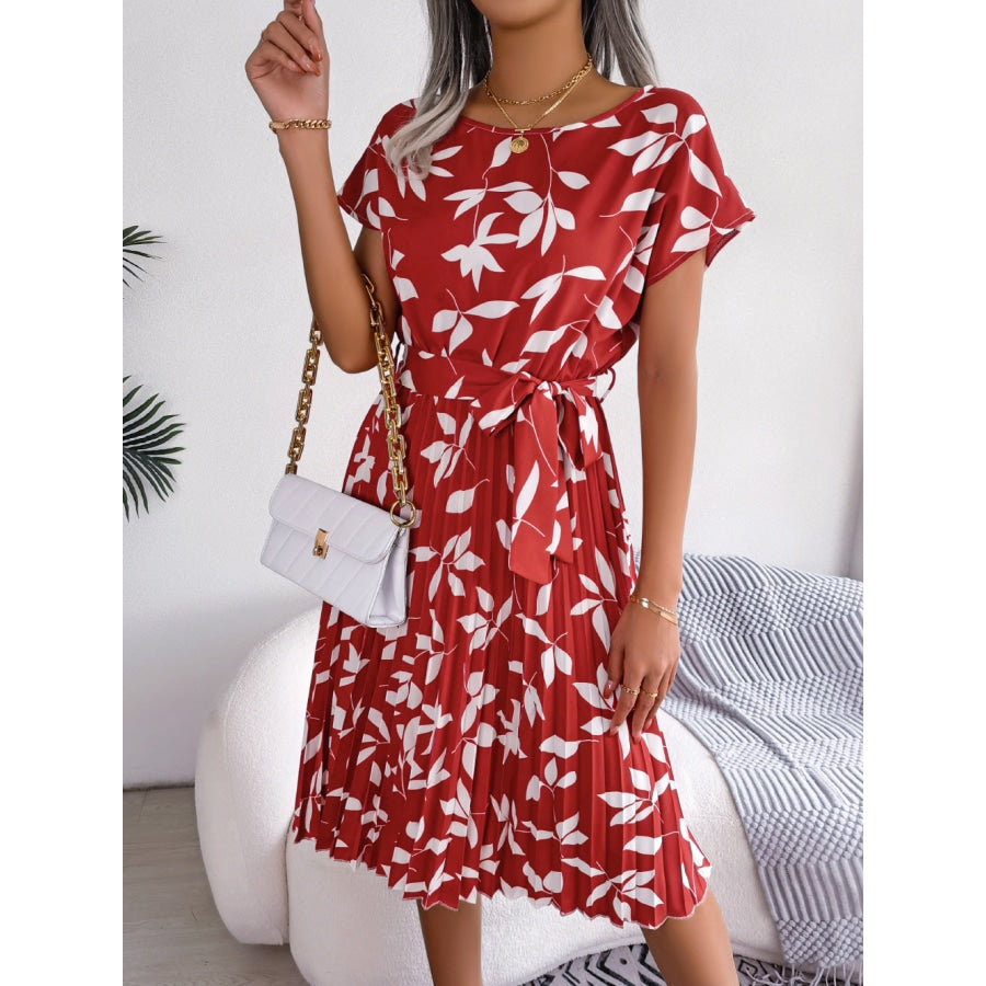 Printed Round Neck Short Sleeve Pleated Dress