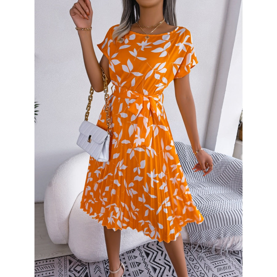 Printed Round Neck Short Sleeve Pleated Dress