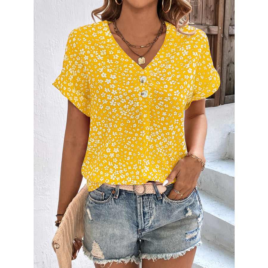 Printed V-Neck Short Sleeve Blouse Apparel and Accessories