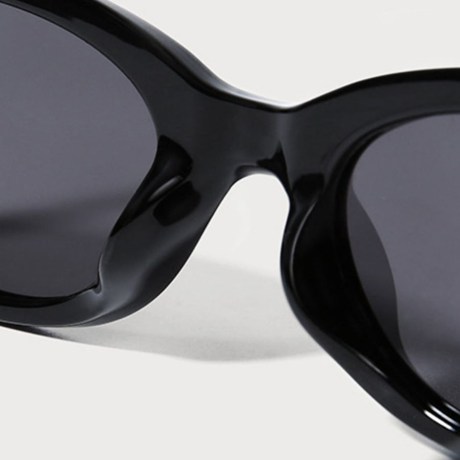 Retro Oval Frame Sunglasses Black / ONESIZE Apparel and Accessories
