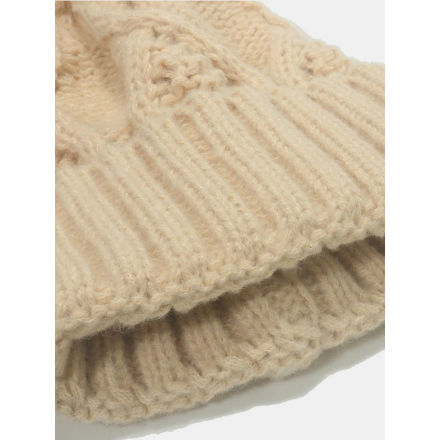 Roll Rim Cable-Knit Hat Apparel and Accessories