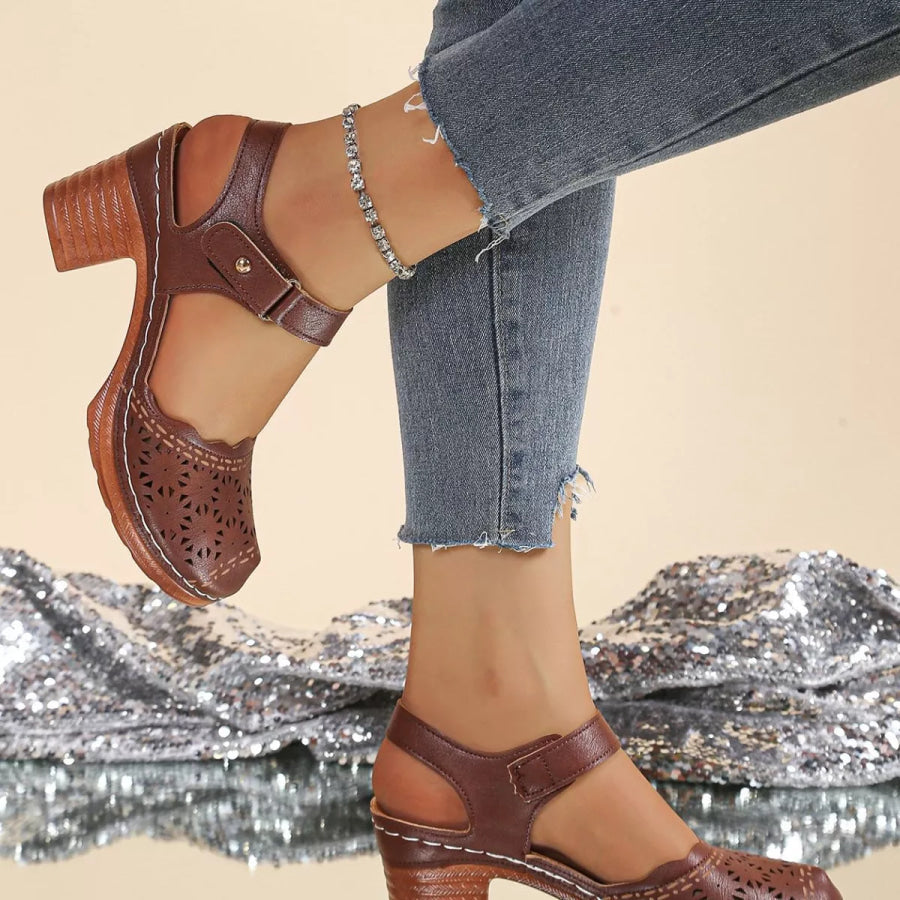 Round Toe Block Heels Sandals Apparel and Accessories