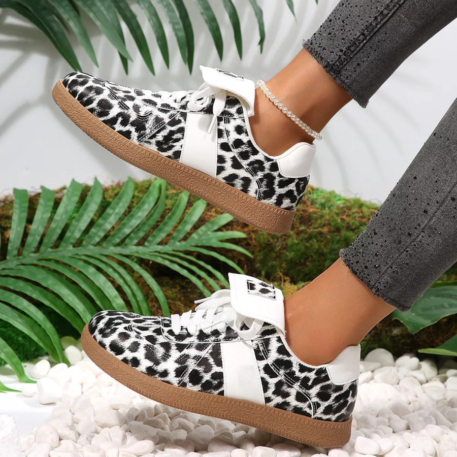 Round Toe Lace Up Sneakers Apparel and Accessories