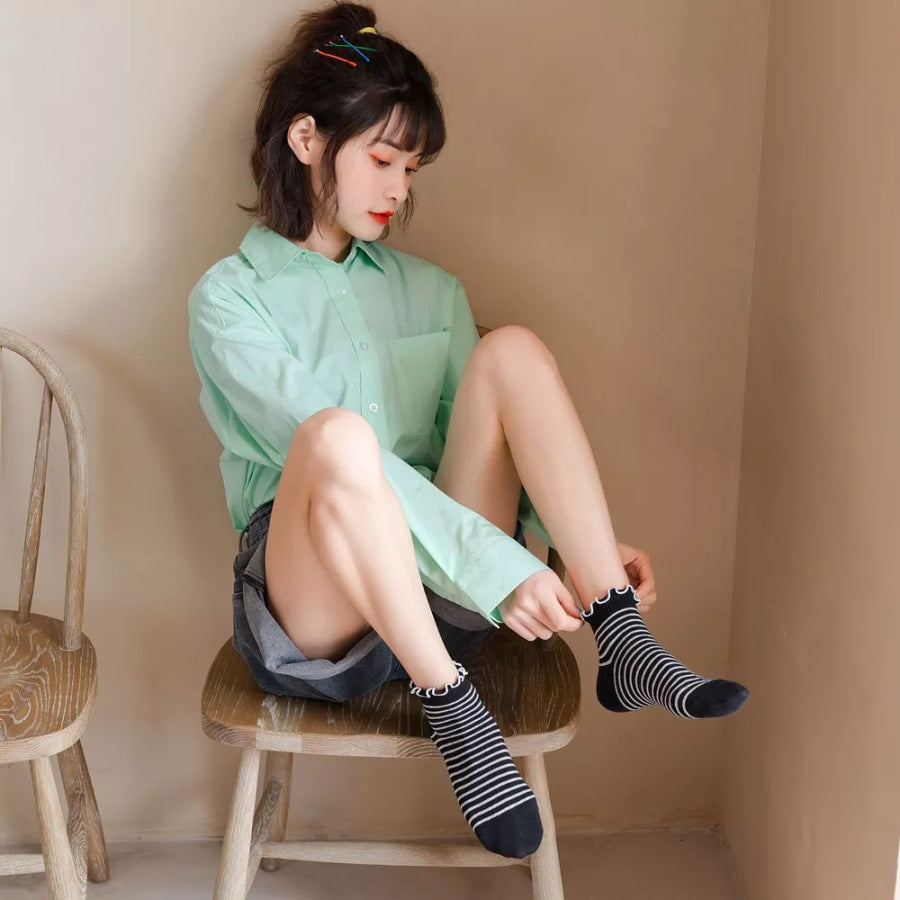 Ruffle Edge Ankle Socks Apparel and Accessories