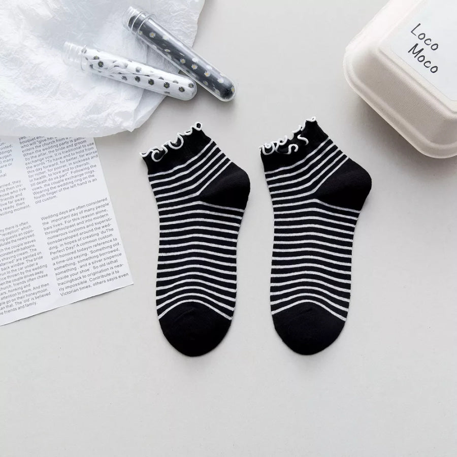 Ruffle Edge Ankle Socks Style A / One Size Apparel and Accessories