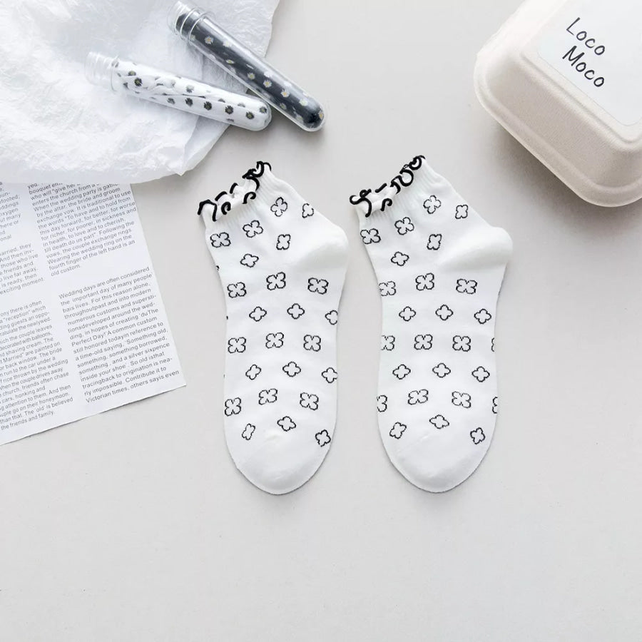 Ruffle Edge Ankle Socks Style D / One Size Apparel and Accessories