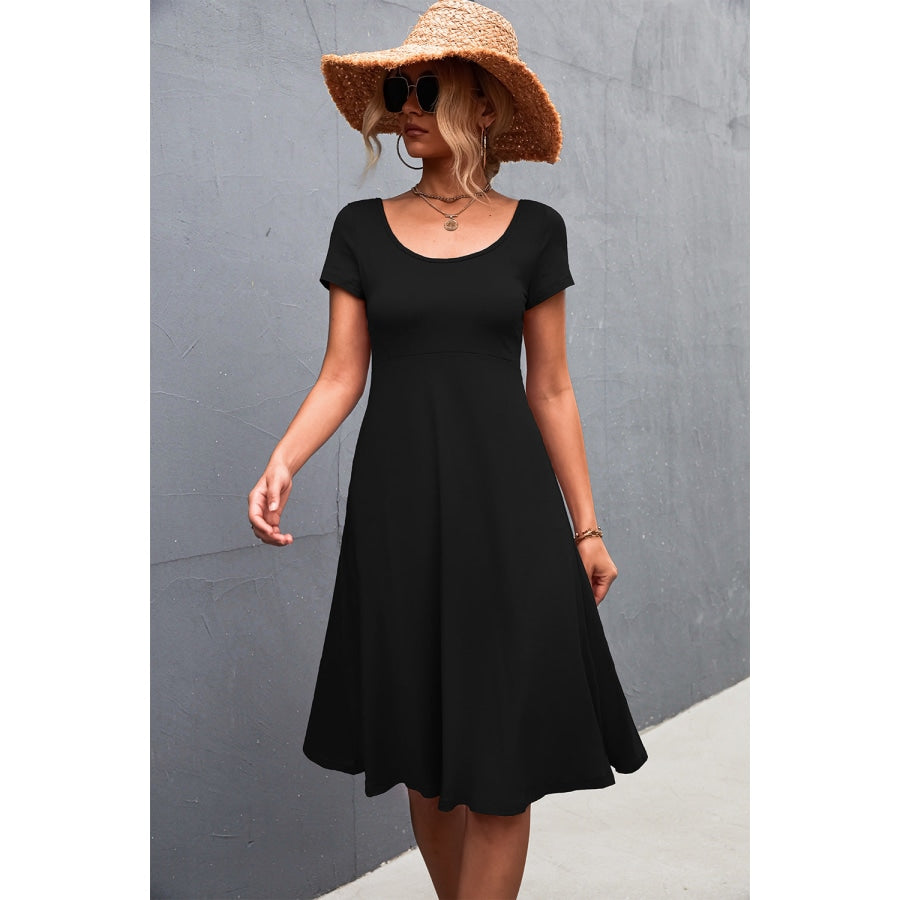 Scoop Neck Short Sleeve Dress Black / M