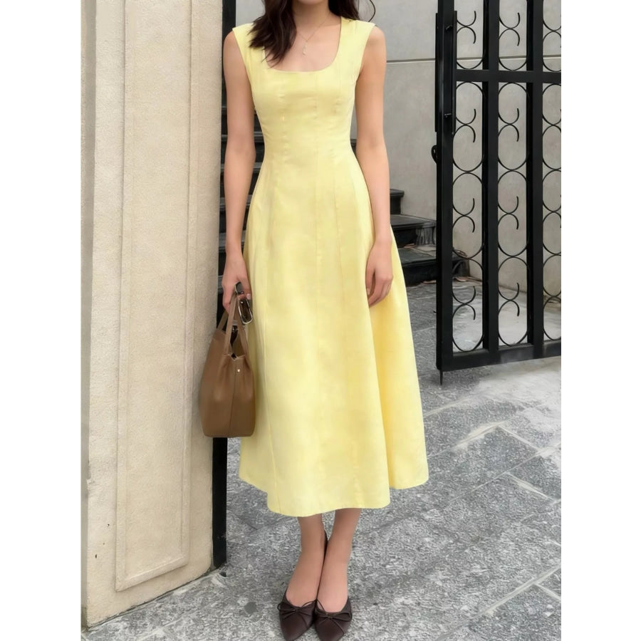 Sleeveless Scoop Neck A-Line Midi Dress Apparel and Accessories