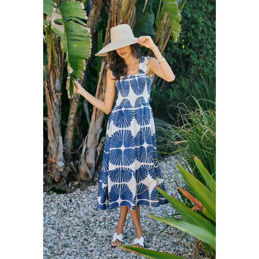 SO ME Abstract Print Smocked Bodice Tiered Lined Midi Dress Apparel and Accessories