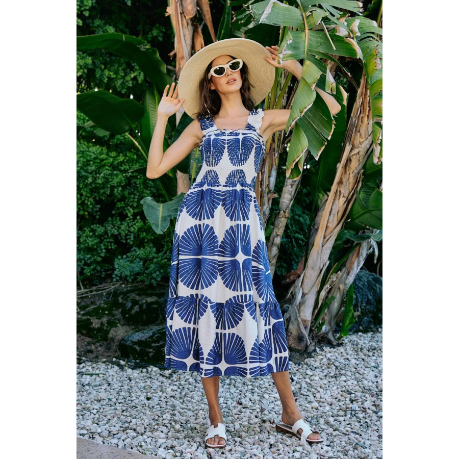 SO ME Abstract Print Smocked Bodice Tiered Lined Midi Dress Apparel and Accessories