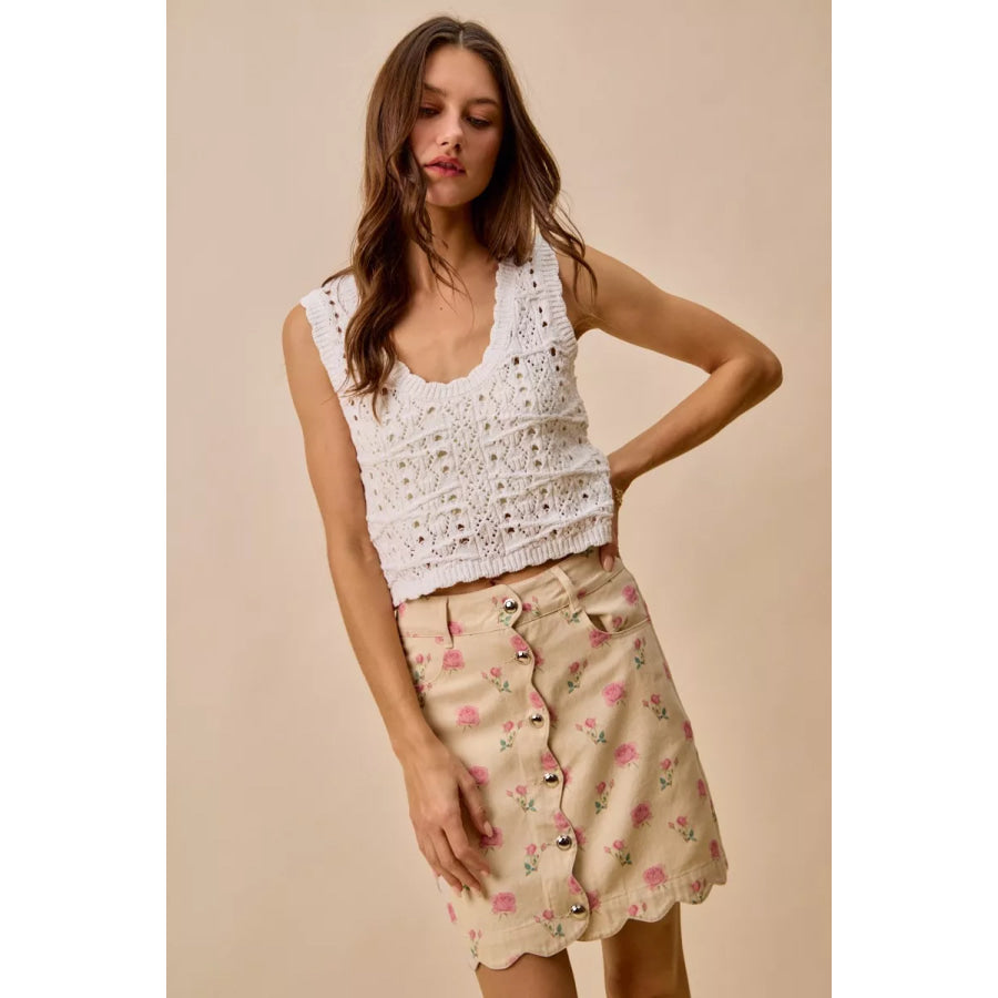 SO ME Floral Rose Print Cotton Twill Scallop Mini Skirt Apparel and Accessories