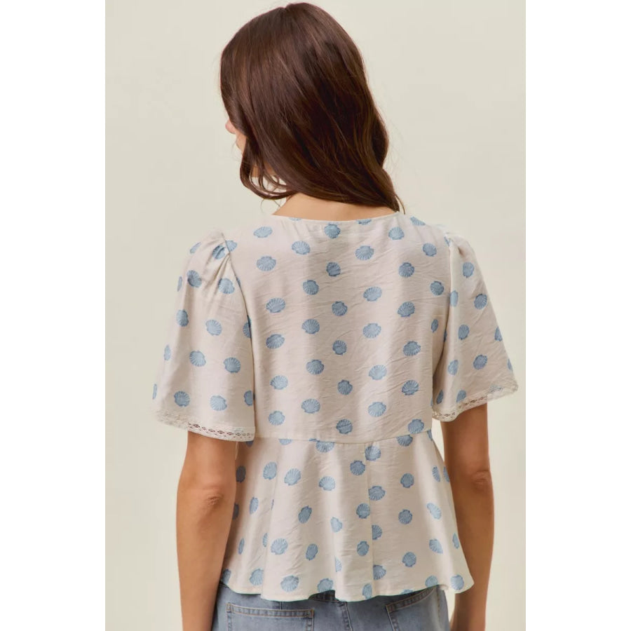 SO ME Shell Print Tie Front Flutter Sleeves Blouse Top Apparel and Accessories