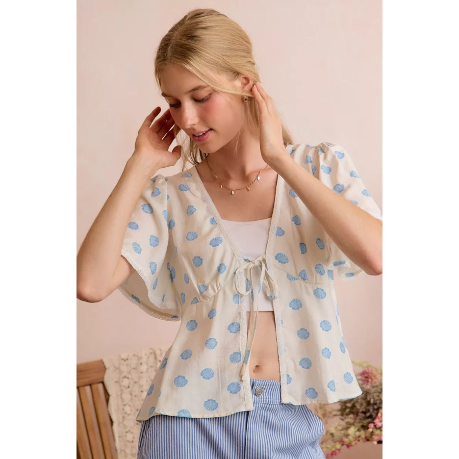 SO ME Shell Print Tie Front Flutter Sleeves Blouse Top Apparel and Accessories