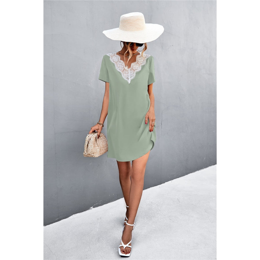 Spliced Lace Contrast Short Sleeve Dress