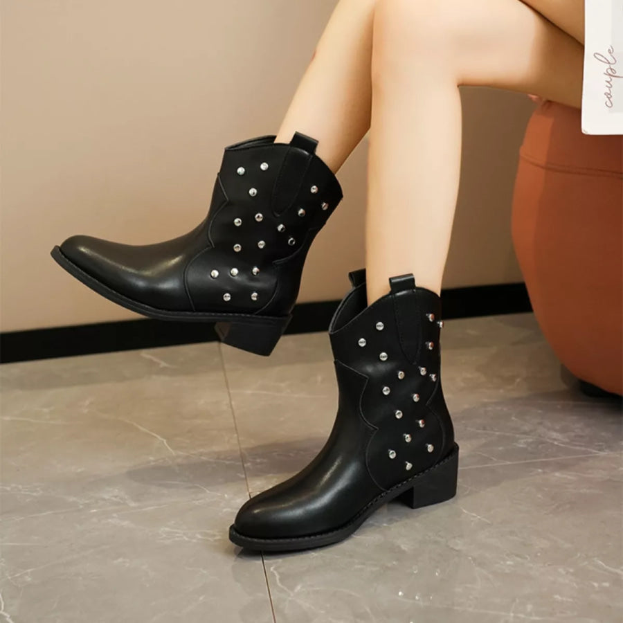 Studded Western Ankle Boots Black Leather / 35 Apparel and Accessories