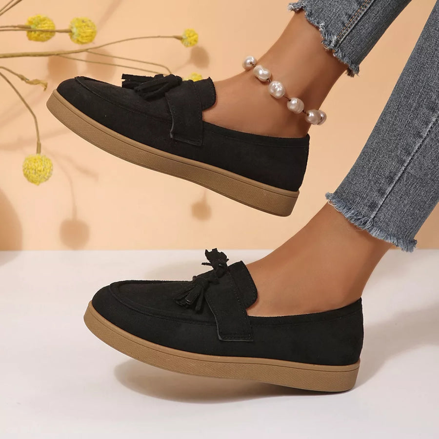 Tassel Suede Loafers with Comfortable Flat Sole Black / 36
