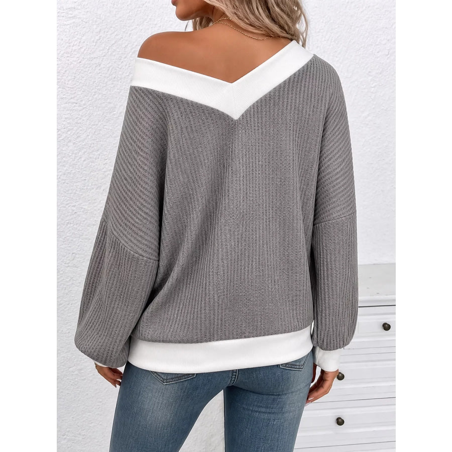 Textured Contrast Trim V-Neck Knit Top Apparel and Accessories