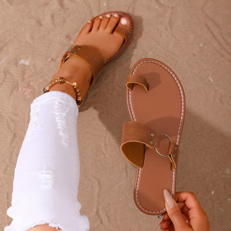 Toe Loop Flats Sandals Apparel and Accessories