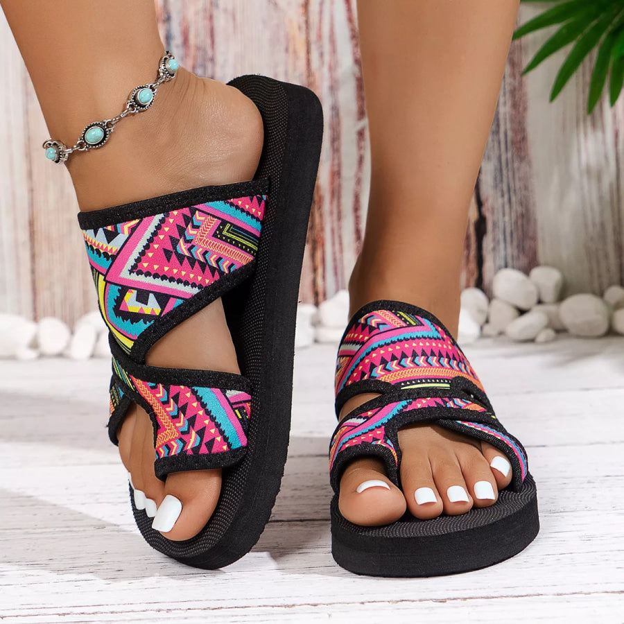 Toe Loop Flats Sandals Apparel and Accessories