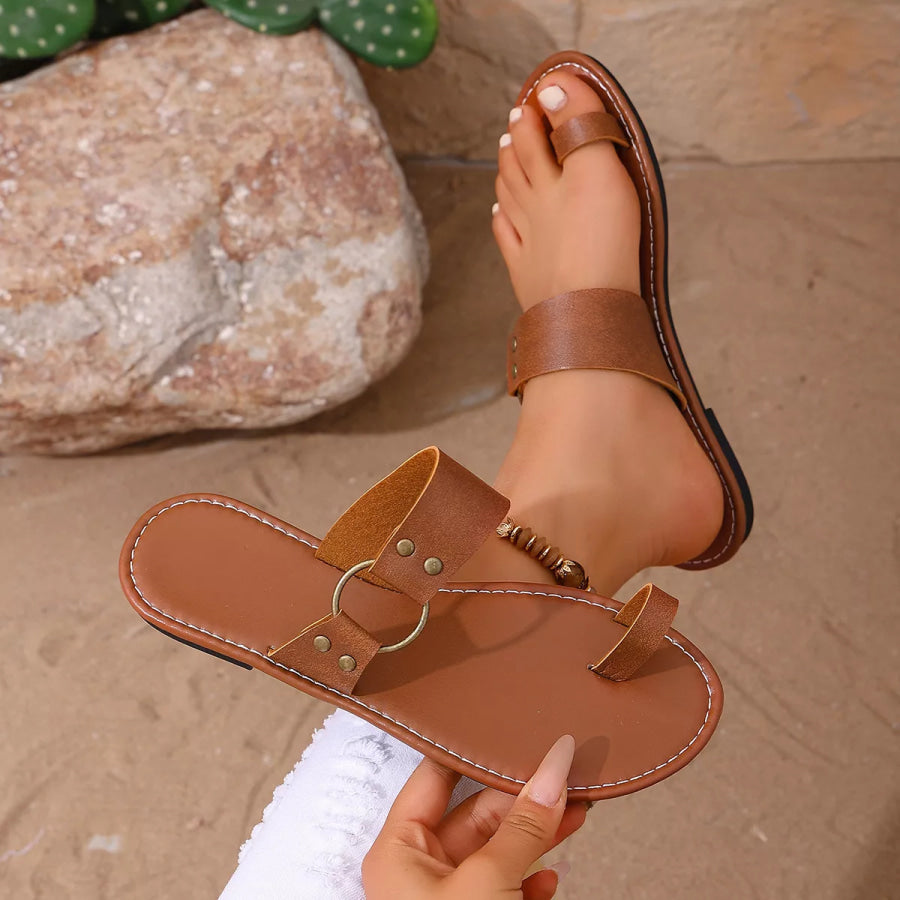 Toe Loop Flats Sandals Apparel and Accessories