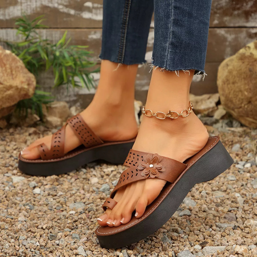 Toe Loop Platform Sandals Apparel and Accessories