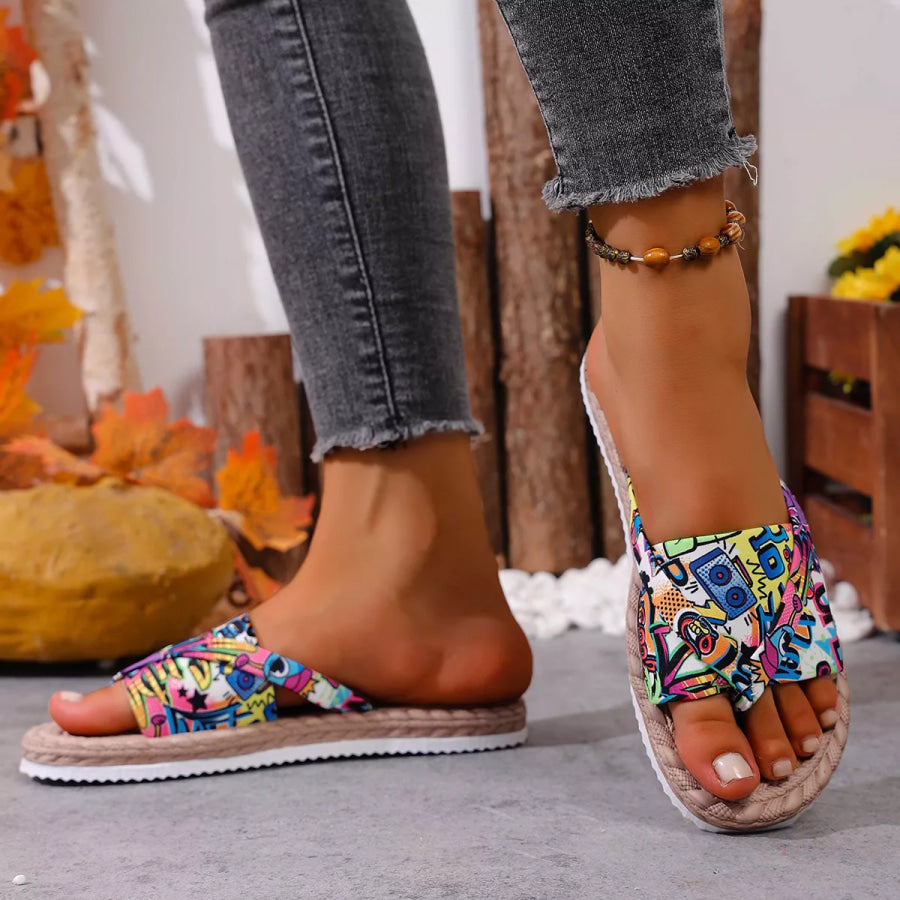 Toe Post Flats Sandals Letter / 36 Apparel and Accessories