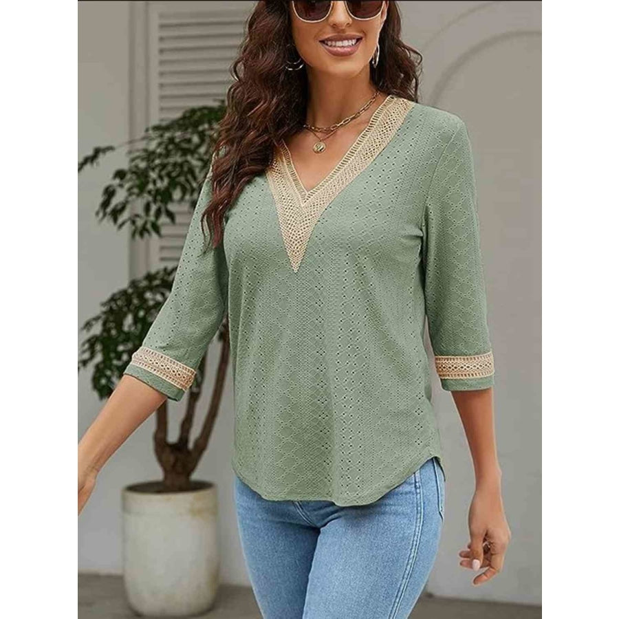 V-Neck Eyelet Blouse Gum Leaf / S