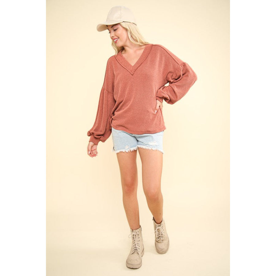 VERY J Two Tone Ribbed V-Neck Exposed Seam Top Apparel and Accessories