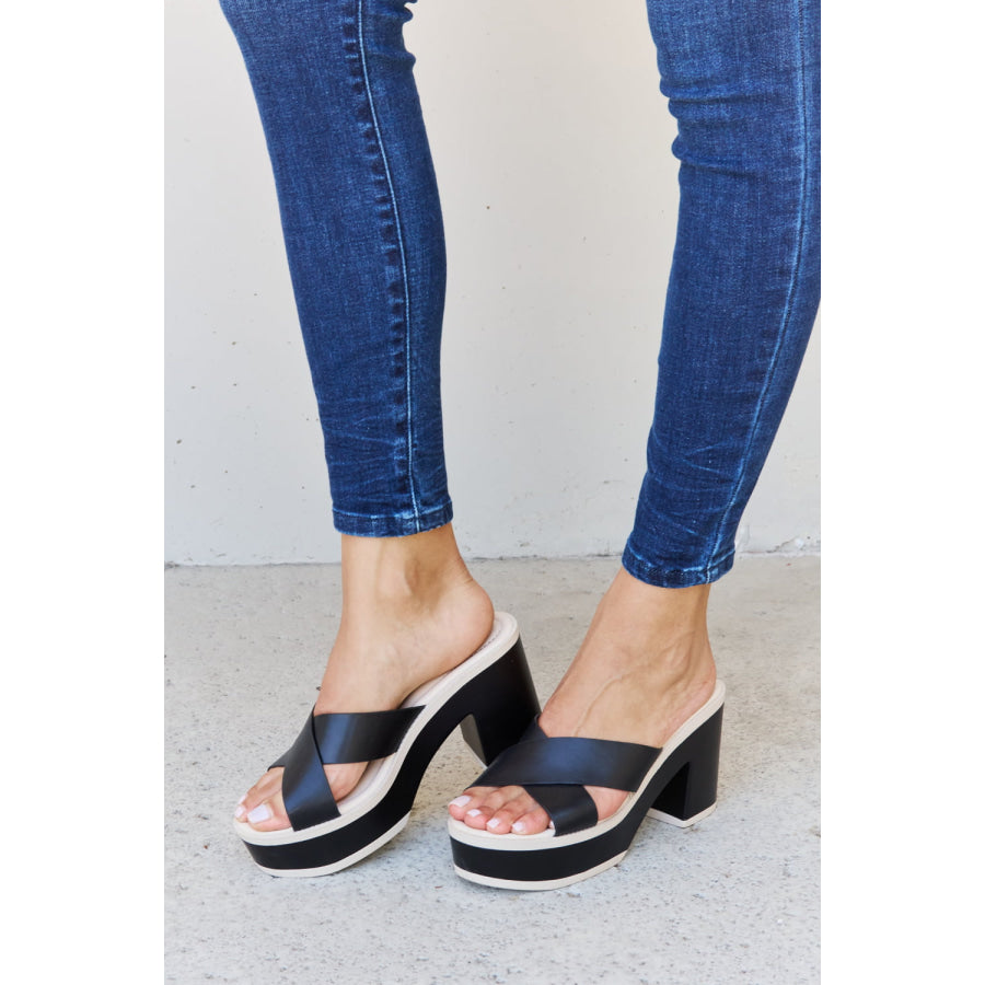 Weeboo Cherish The Moments Contrast Platform Sandals in Black footwear