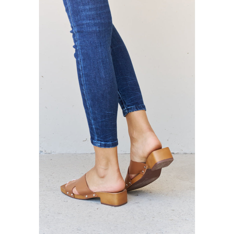 Weeboo Step Into Summer Criss Cross Wooden Clog Mule in Brown footwear