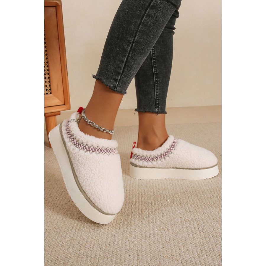 White Embroidered Sherpa Plush Thick Sole Winter Slippers Shoes &amp; Bags/Slippers