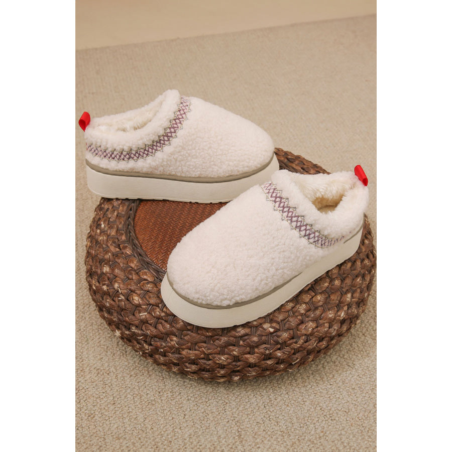 White Embroidered Sherpa Plush Thick Sole Winter Slippers Shoes &amp; Bags/Slippers