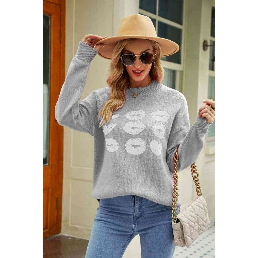 Woven Right Lip Graphic Slit Dropped Shoulder Sweater Gray / S